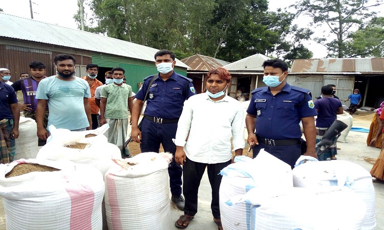 সিরাজগঞ্জে নকল বিড়ি জর্দা ও বিড়ির কাগজ জব্দ : মালিক আটক