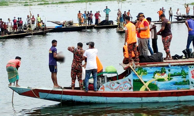 ব্রাহ্মণবাড়িয়ায় নৌকাডুবির ঘটনায় মামলা, আটক ৫