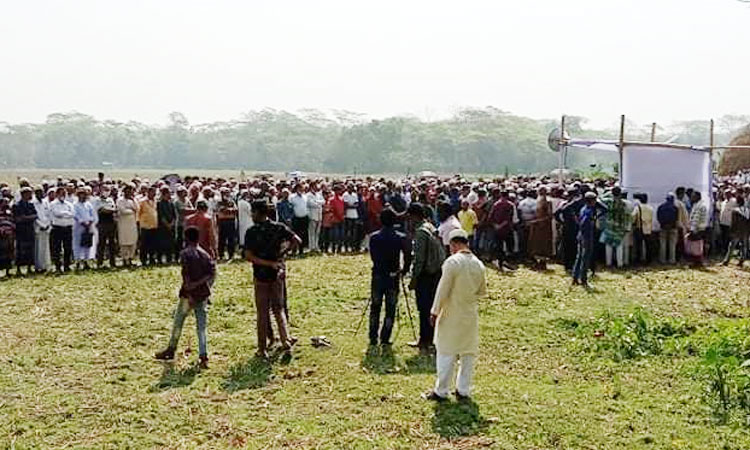 হাদিসুরের জানাজায় হাজারো মানুষের ঢল