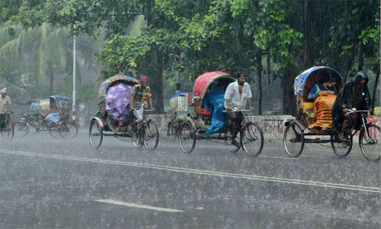 তীব্র গরমে রাজধানীতে স্বস্তির বৃষ্টি