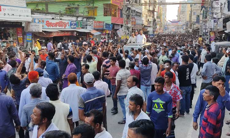 ‘ফরিদপুরবাসীর উপর হাতুড়ি-হেলমেট বাহিনী চেপে বসেছে’