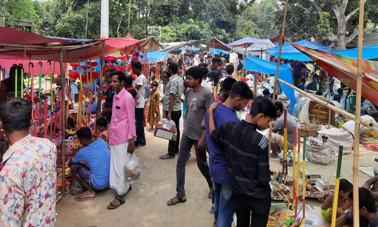 শেষ হলো কামারখন্দের ঐতিহ্যবাহী বিয়ারা মেলা