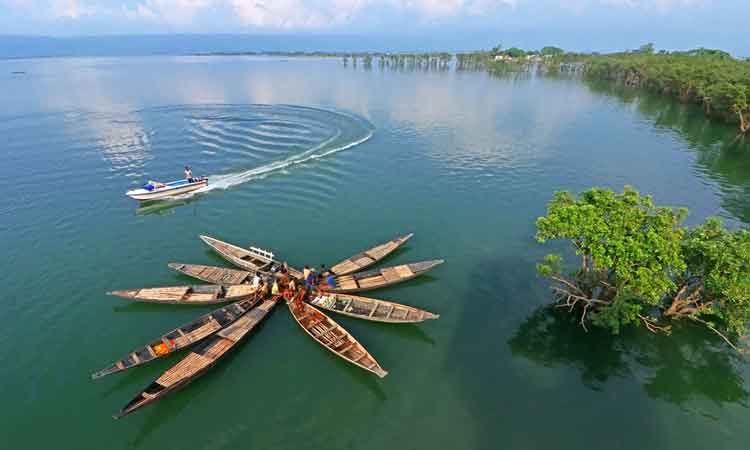 রূপে-গুণে অনন্য সুনামগঞ্জের টাঙ্গুয়ার হাওর 