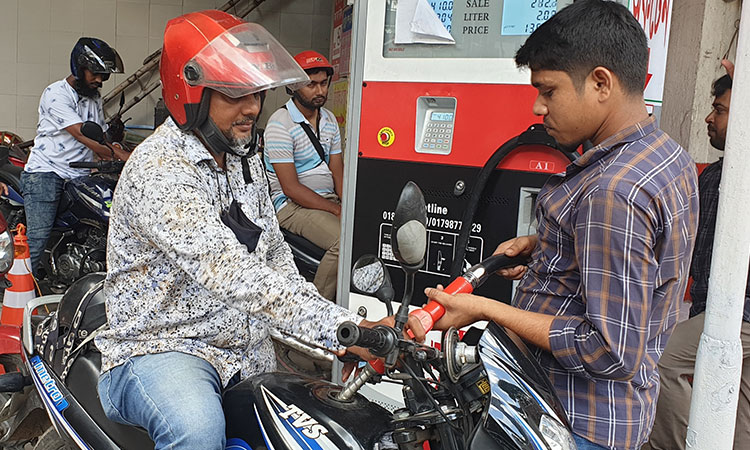 জ্বালানি তেলের দাম কমানো নিয়ে যা বললেন বিপিসির চেয়ারম্যান