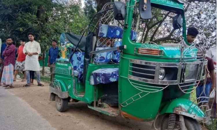 টেকনাফে ট্রাক চাপায় প্রাণ গেল মা-ছেলের