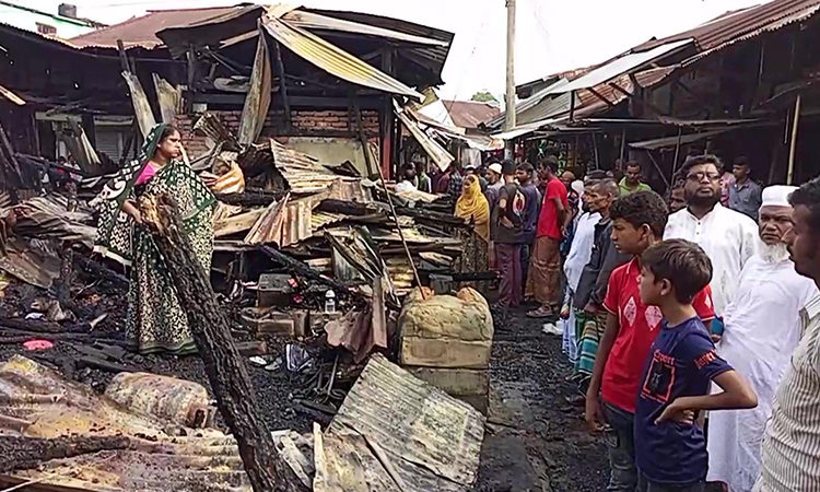 কাঁঠালিয়ায় অগ্নিকাণ্ডে কোটি টাকার ক্ষতি