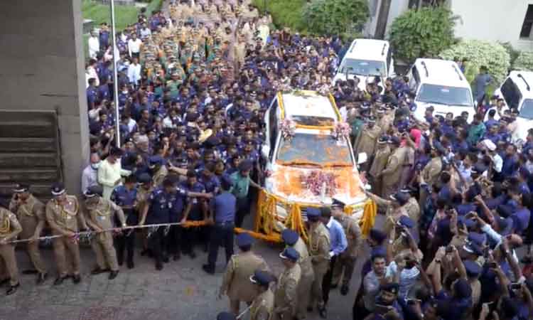 রশি টেনে আইজিপিকে বিদায়