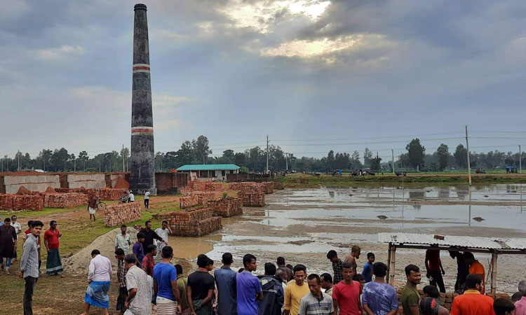 পীরগঞ্জে বজ্রপাতে ৫ শ্রমিক নিহত