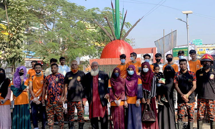 ত্রিশালে ক্লিন আপের স্মৃতিসৌধ পরিষ্কার