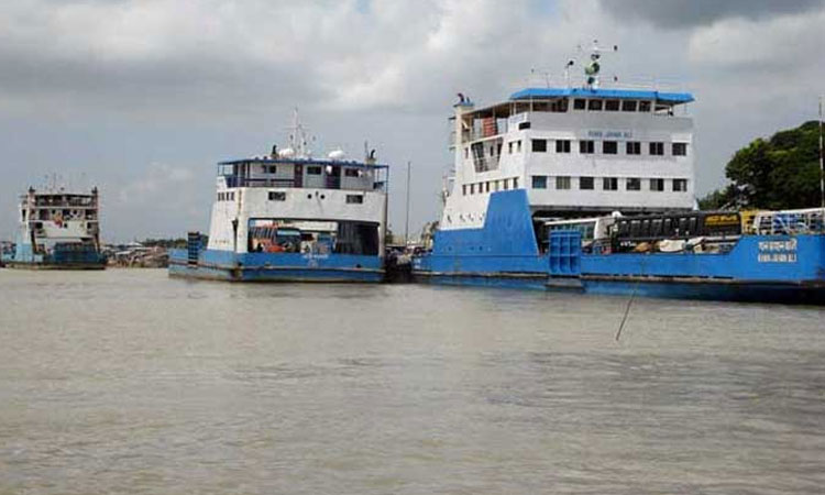 দৌলতদিয়া-পাটুরিয়া নৌরুটে ফেরি চলাচল শুরু