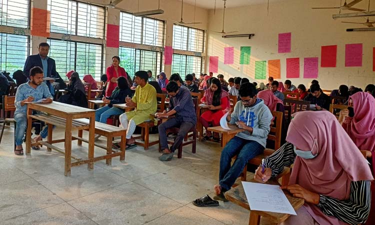 কুবিতে বিজয় দিবস উপলক্ষে কুইজ প্রতিযোগিতা