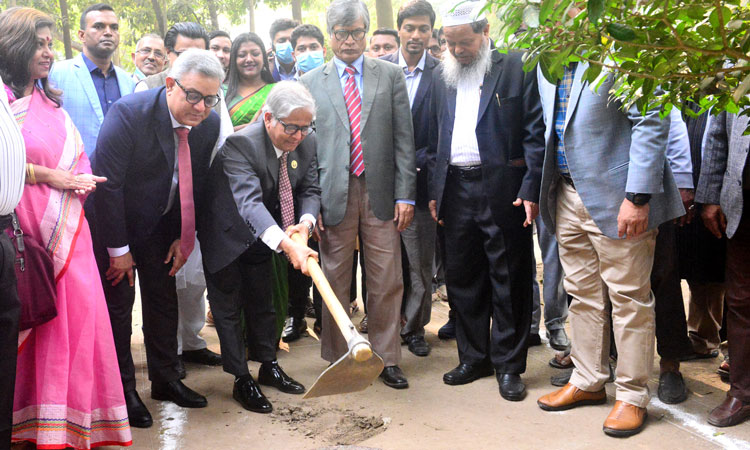 ঢাবিতে শতবার্ষিক স্মৃতিস্তম্ভ নির্মাণ কাজের উদ্বোধন