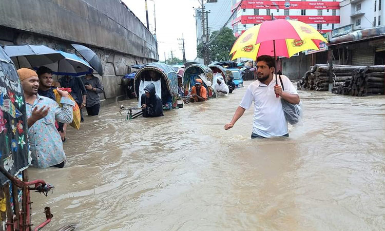 চট্টগ্রাম নগরীতে ভয়াবহ জলাবদ্ধতা