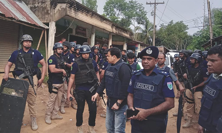 কুলাউড়ায় আটক ১০, বিস্ফোরক-প্রশিক্ষণ সামগ্রী উদ্ধার