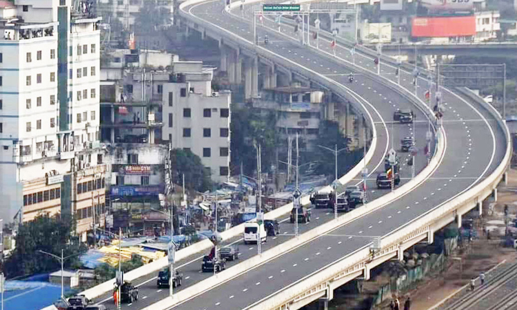 একঘণ্টার পথ ১৪ মিনিটেই পার হলেন প্রধানমন্ত্রী