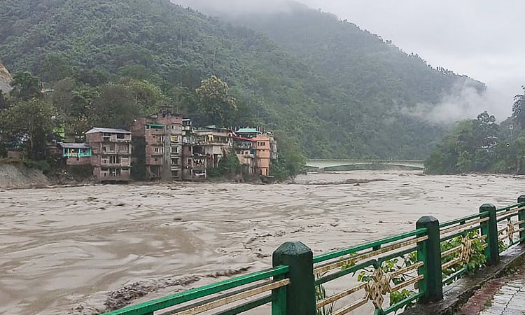 সিকিমে আকস্মিক বন্যায় অর্ধশতাধিক প্রাণহানি