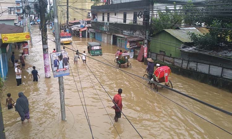 টানা বৃষ্টিতে সিলেটে তীব্র জলাবদ্ধতা