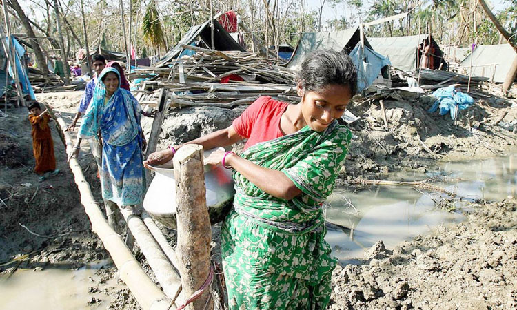 জলবায়ু পরিবর্তন : স্বাস্থ্যঝুঁকিতে দেশের লাখ লাখ মানুষ