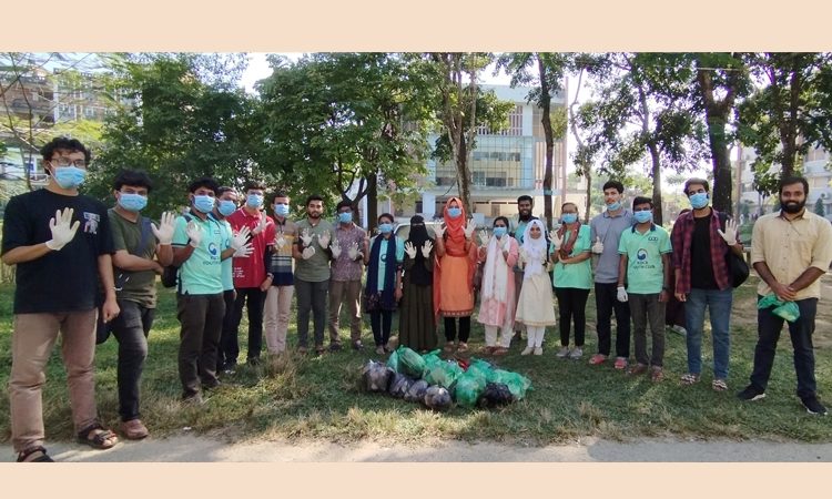 পড়াশোনার ফাঁকে সিকৃবি শিক্ষার্থীদের ক্যাম্পাস পরিচ্ছন্নতা অভিযান