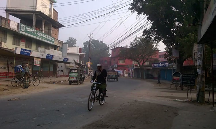 শীতের প্রকোপে কাঁপছে চুয়াডাঙ্গা, তাপমাত্রা ১০.৬ ডিগ্রি