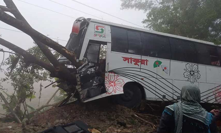 বরিশালে বাস-ট্রলির সংঘর্ষে নিহত ২