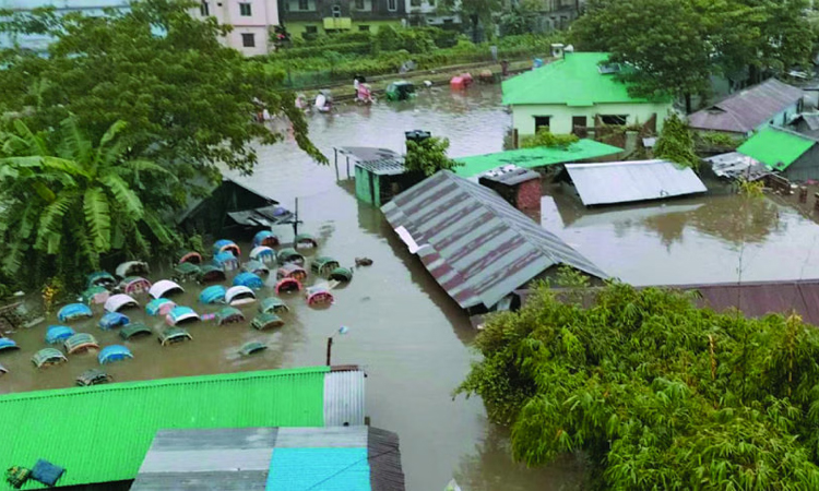 আকস্মিক বন্যায় মহাবিপদ