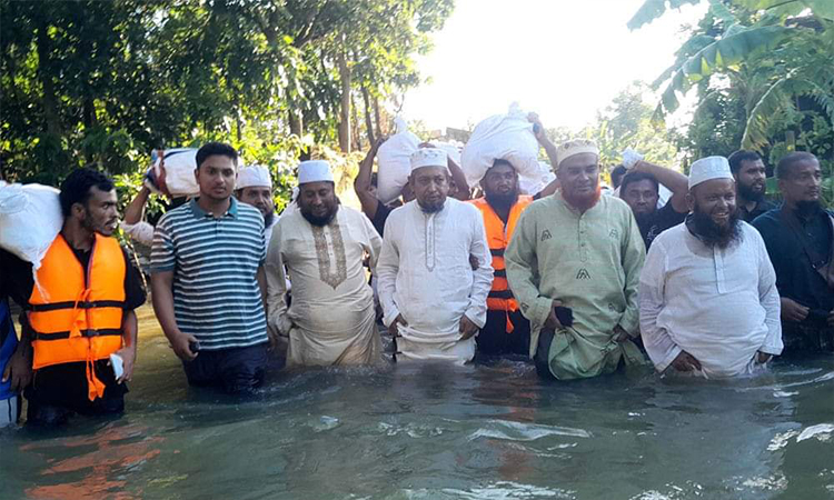 নাঙ্গলকোটে বন্যাদুর্গতদের সহায়তায় জামায়াতে ইসলামী 