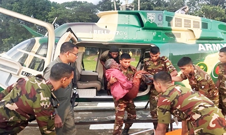 হেলিকপ্টারে ৬ রোগীকে হাসপাতালে স্থানান্তর, ১৬ জনকে উদ্ধার :আইএসপিআর