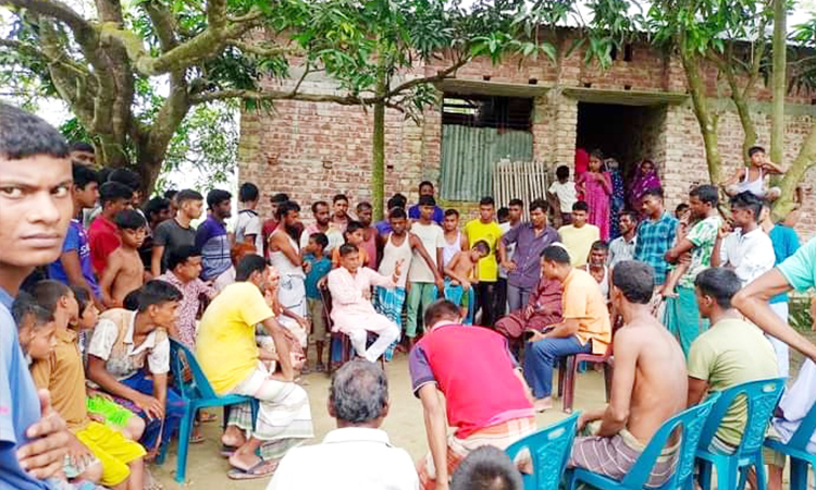 উলিপুরে ইচ্ছার বিরুদ্ধে বিয়ে ঠেকাতে কলেজছাত্রীর আত্মহত্যা