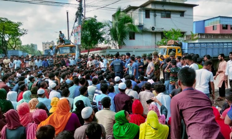 উদ্যোগেও থামছে না শ্রমিক অসন্তোষ