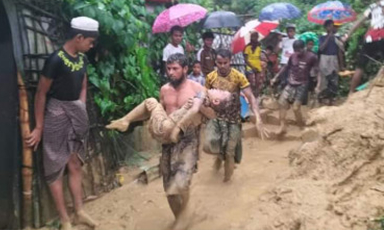 কক্সবাজারে পৃথক স্থানে পাহাড় ধসে প্রাণ গেল ৬ জনের