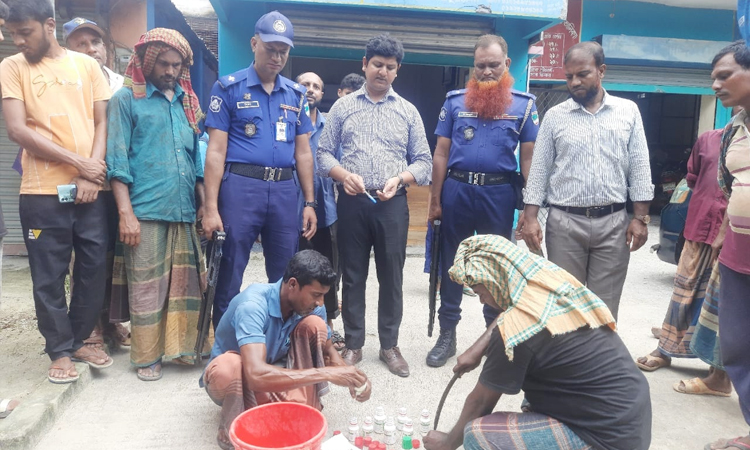 চুয়াডাঙ্গায় বেশি দামে সার বিক্রি করায় ডিলারকে জরিমানা