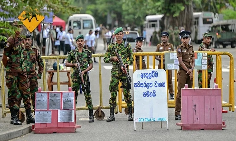 শ্রীলঙ্কায় কারফিউ জারি