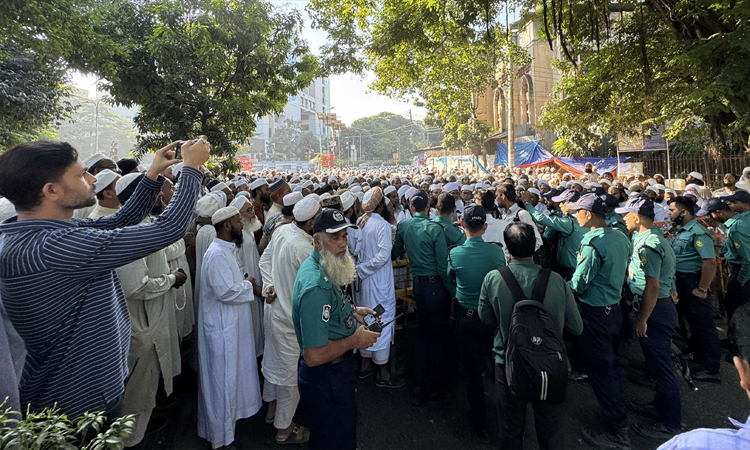 মাওলানা সাদকে দেশে আনতে অনুসারীদের অবস্থান