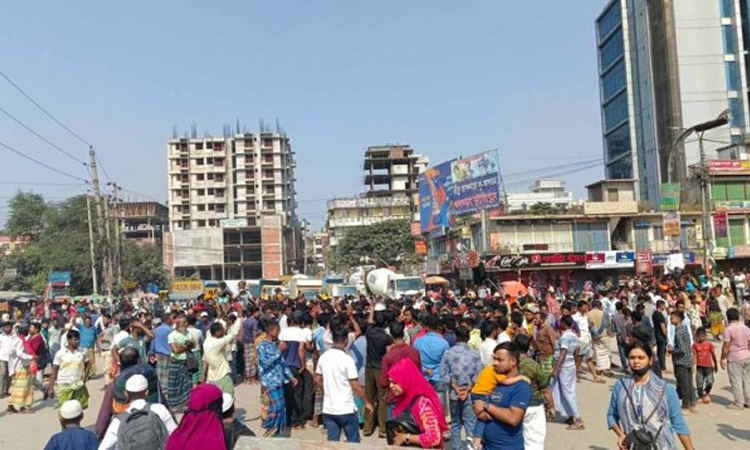 রাজধানীতে ফের অটোচালকদের অবরোধ, ভোগান্তিতে যাত্রীরা